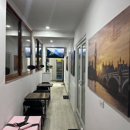 Aral Hostel Berat Eksteriør billede