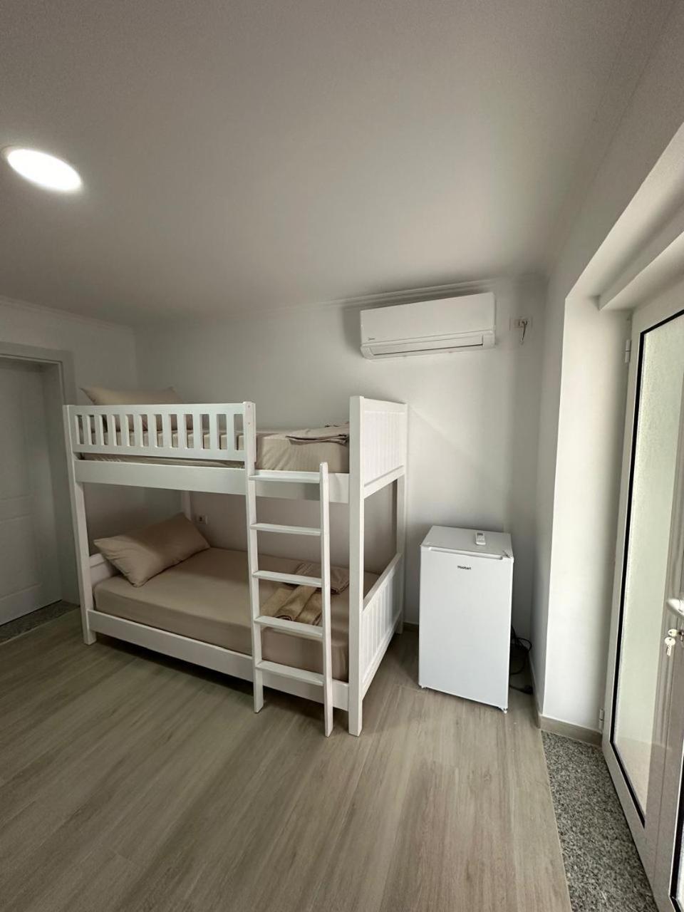 Aral Hostel Berat Eksteriør billede